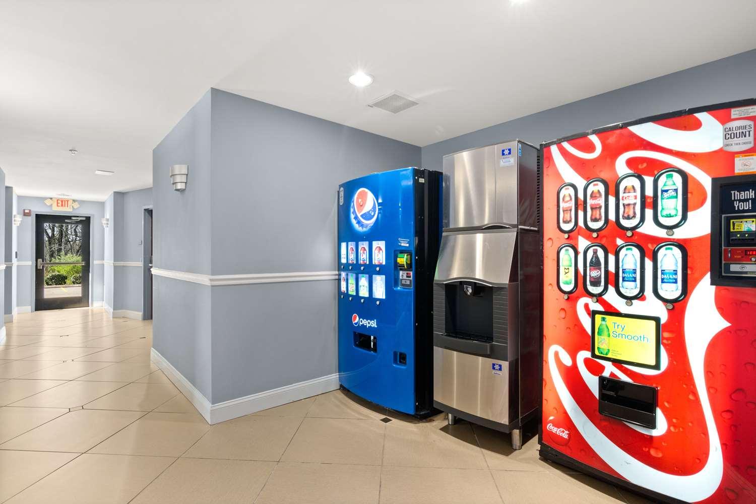 Surestay Plus Hotel By Best Western Portland Route 52 West ภายนอก รูปภาพ