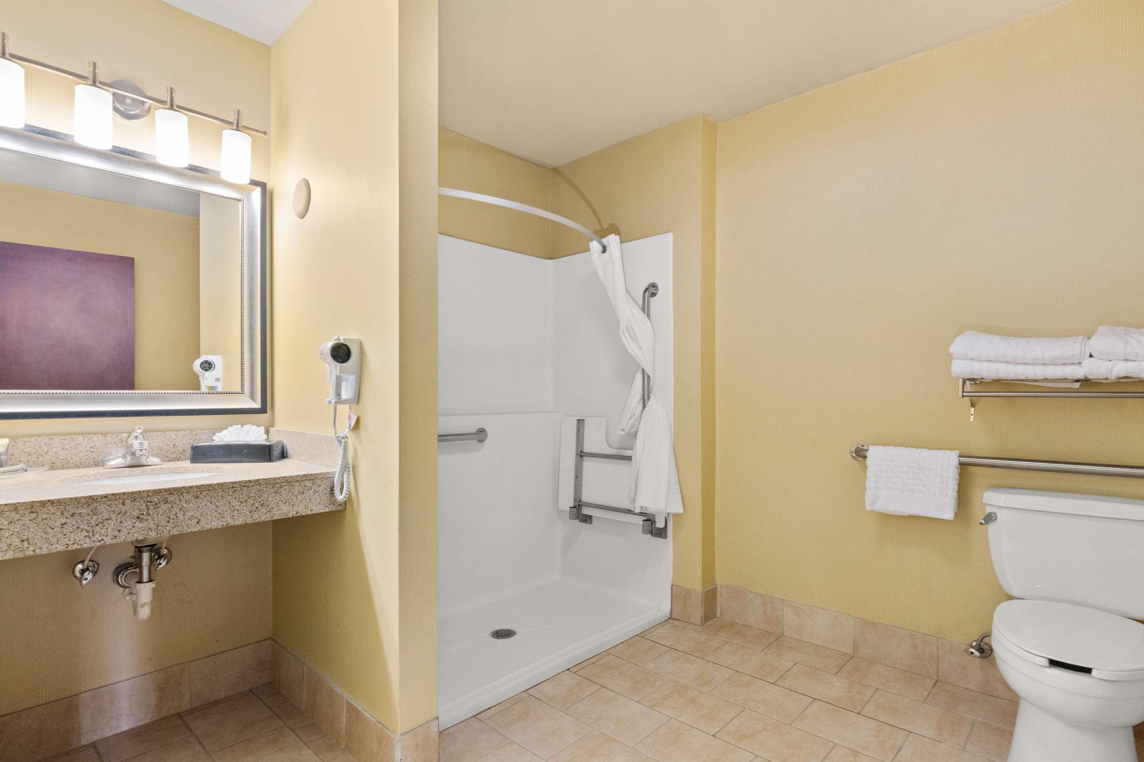 Surestay Plus Hotel By Best Western Portland Route 52 West ภายนอก รูปภาพ