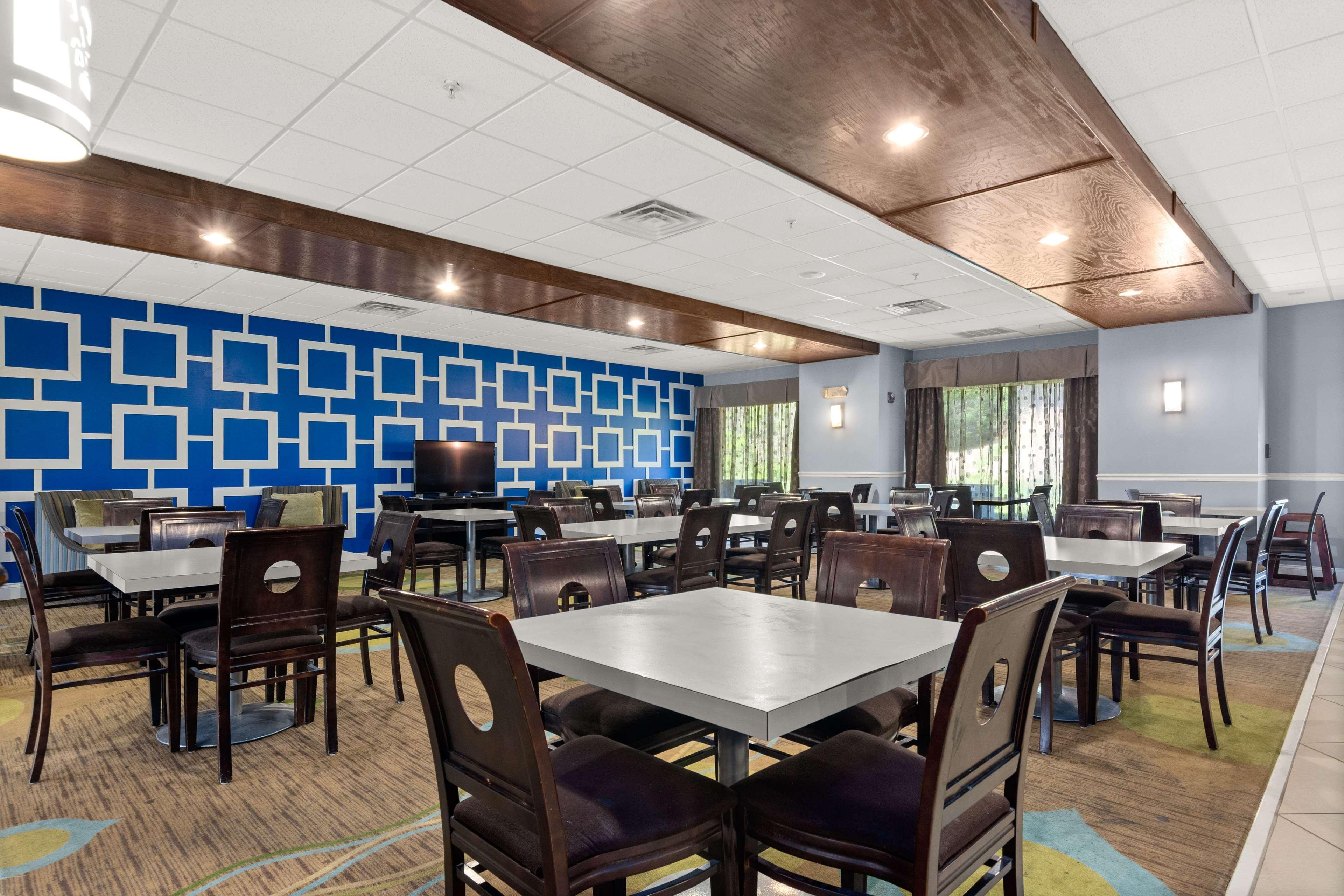 Surestay Plus Hotel By Best Western Portland Route 52 West ภายนอก รูปภาพ